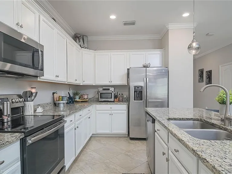 2105 Clementine St — Photo 7