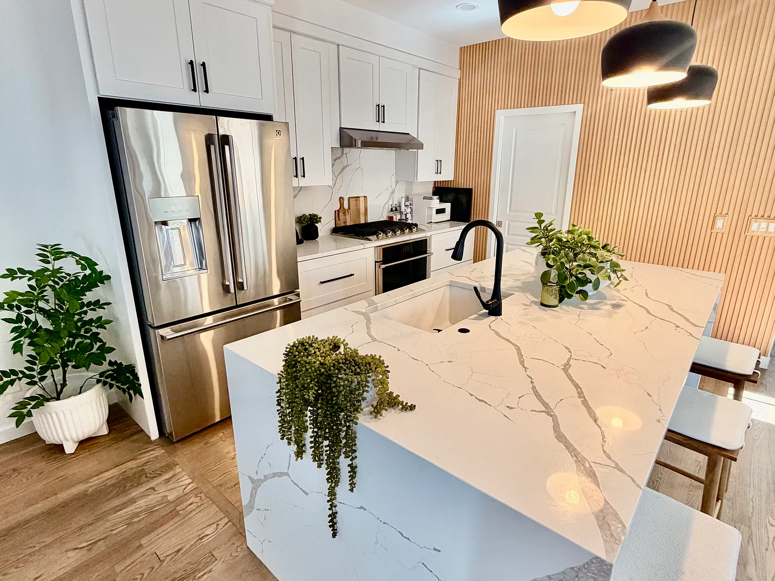 3 bed, 3.5 bath, 2933 sqft, $5,995 — Photo 4