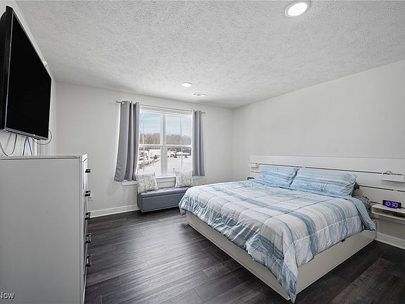 4th image of 9280 Preserve Way