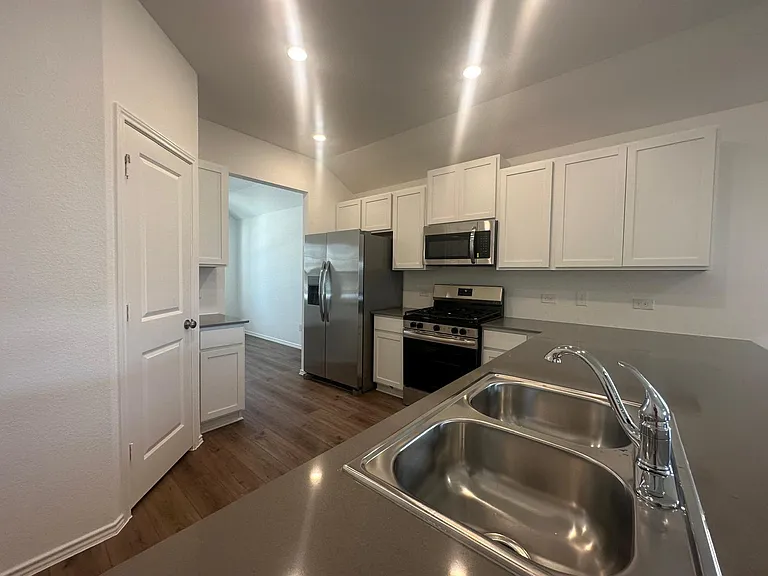 453 Alamito Ave — Photo 8