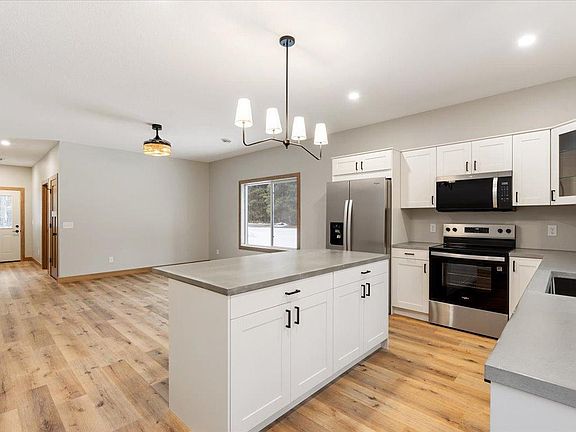 4th image of 2708 23rd Ave SW