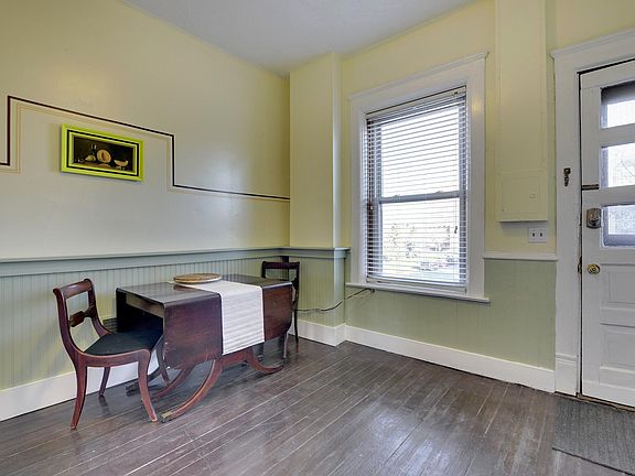 4th image of 303 Cedar Ave S #3N