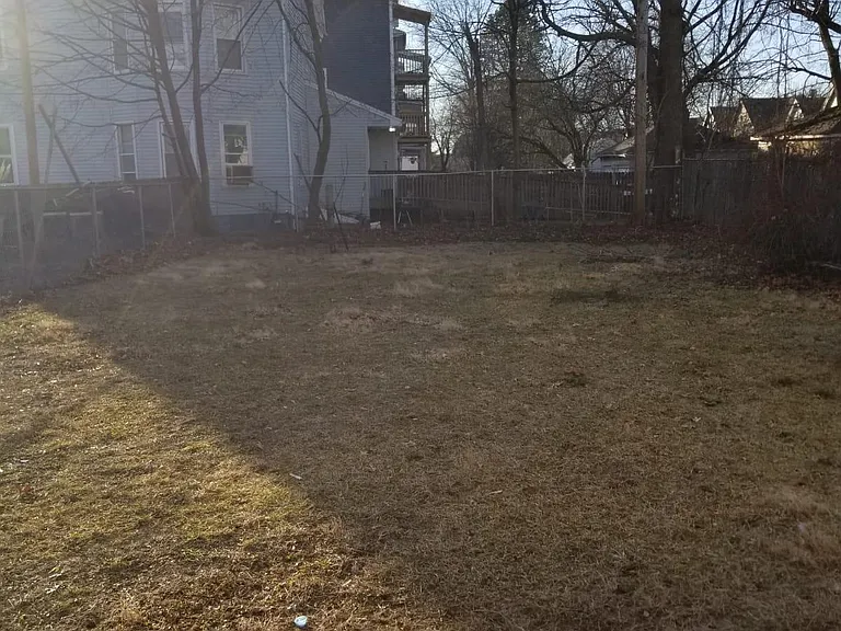 624 Dixwell Ave — Photo 9