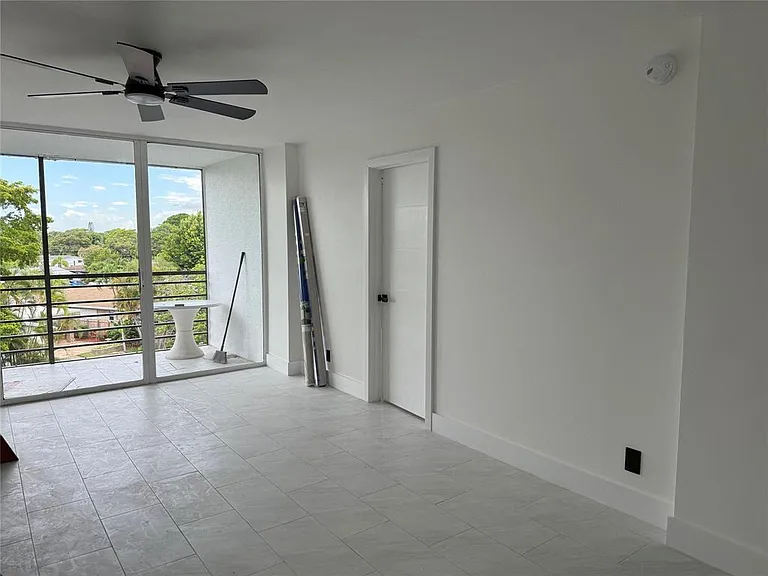 112 Royal Park Dr #4B — Photo 14