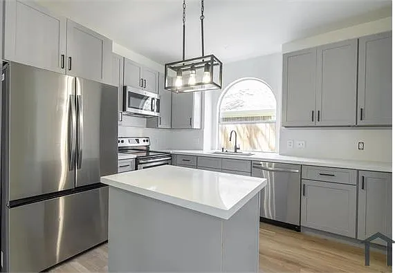 2334 Stillwater Dr — Photo 5
