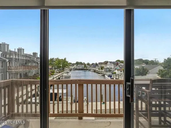 6 Hidden Harbor Drive, Point Pleasant, NJ 08742