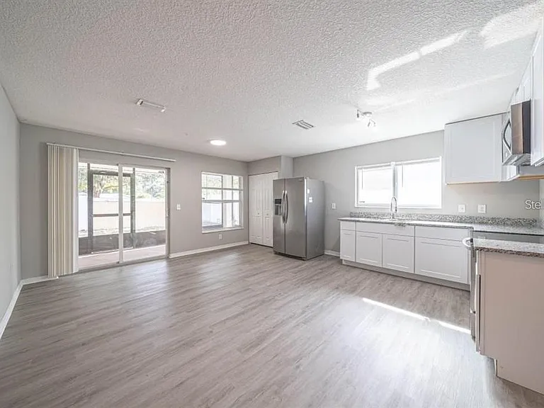 2025 Peaceful Palm St — Photo 9