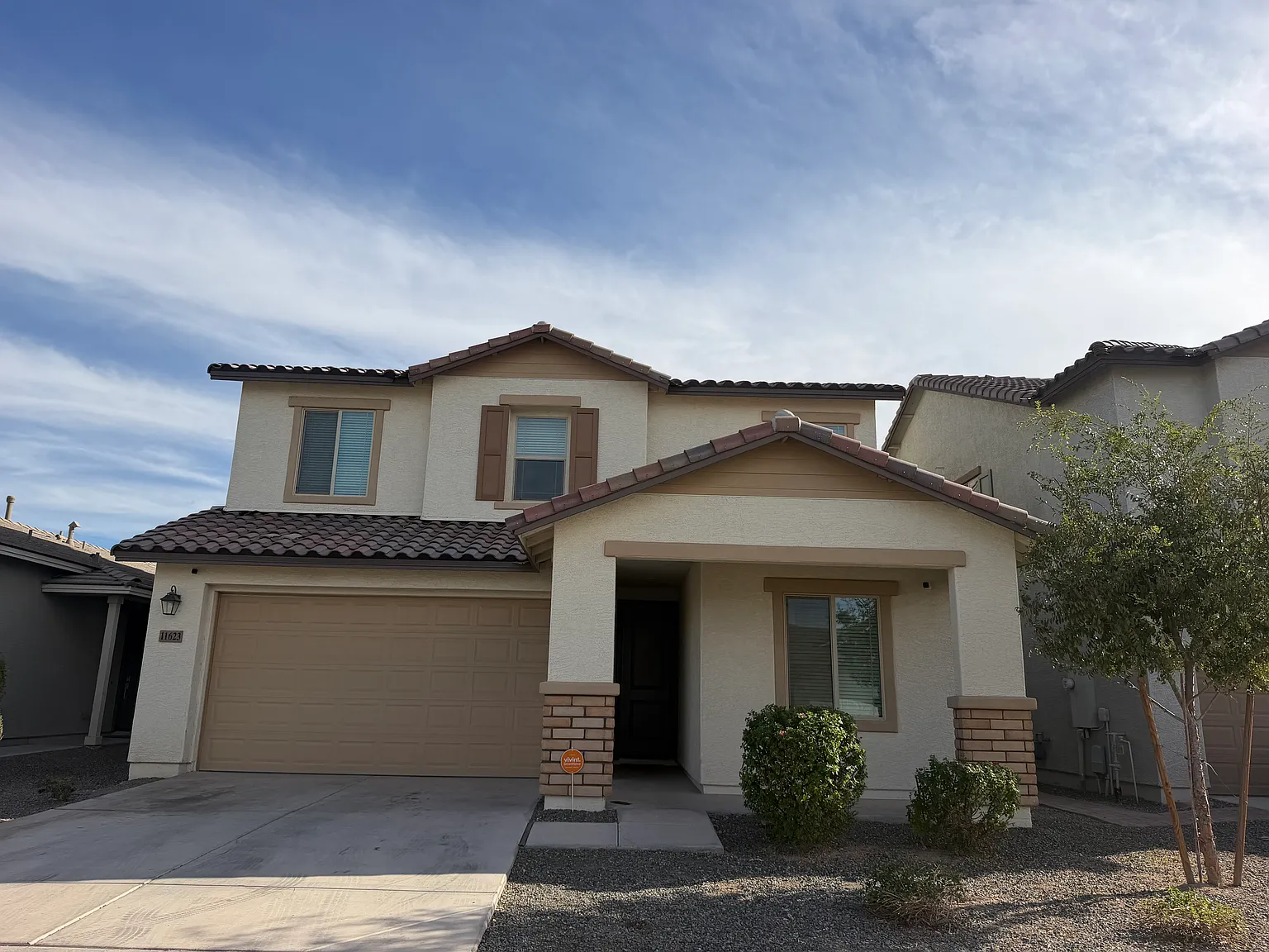 4 bed, 2568 sqft, $2,595 — Photo 2