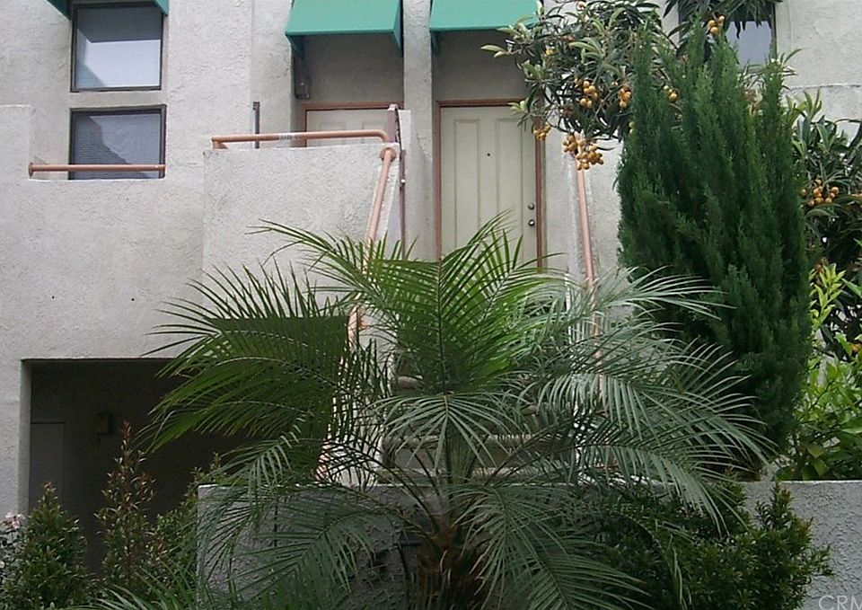 1st image of 325 Park Shadow Ct