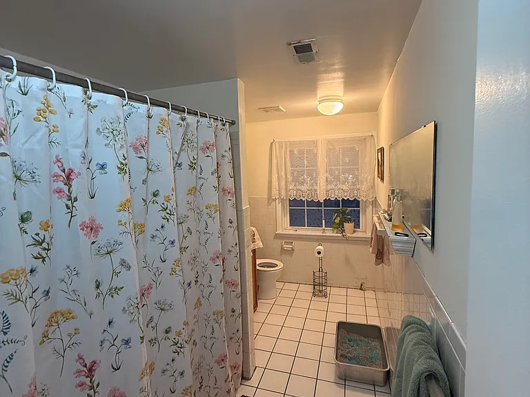 255 S 10th St #2 — Photo 8