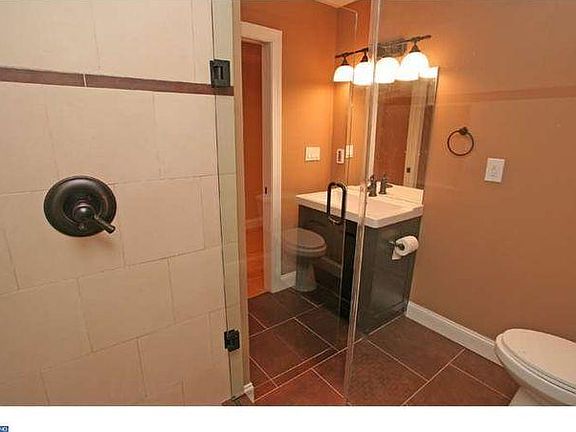 3rd image of 204 S Sartain St #8
