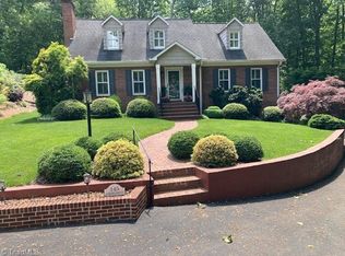 145 S Quail Cir, Wilkesboro, NC 28697