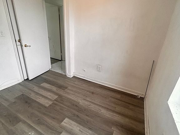 5th image of 60 Glenwood Ave APT 504