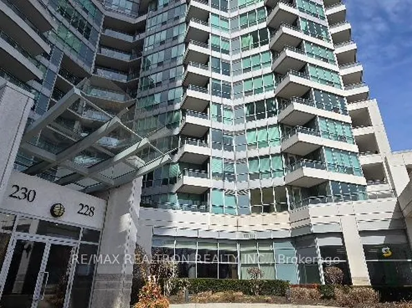 228 Queens Quay W #306, Toronto, ON M5J 2X1