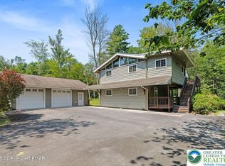 336 Sir Bradford Rd, Pocono Lake, PA 18347