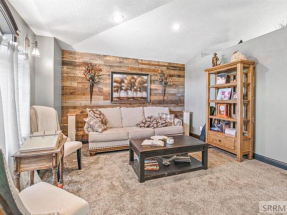 4th image of 4831 Greystone Ln