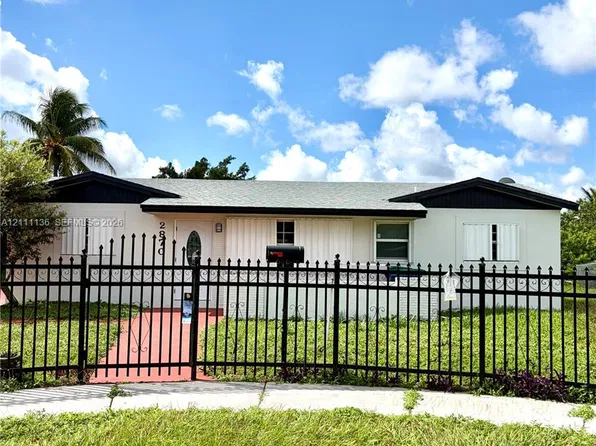 2870 NW 205th St, Miami Gardens, FL 33056