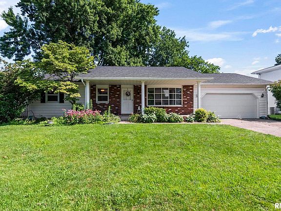 2nd image of 109 Basswood Rd