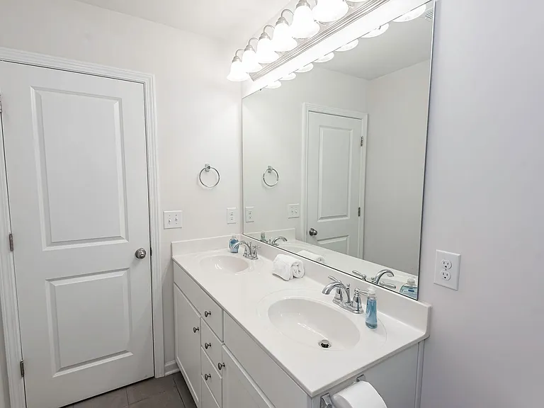 430 Carolyn Ln — Photo 18