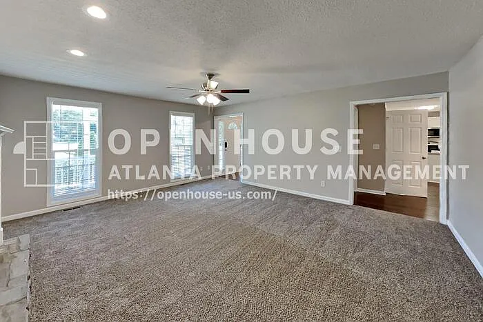 4 bed, 3.5 bath, 2559 sqft, $2,250 — Photo 4