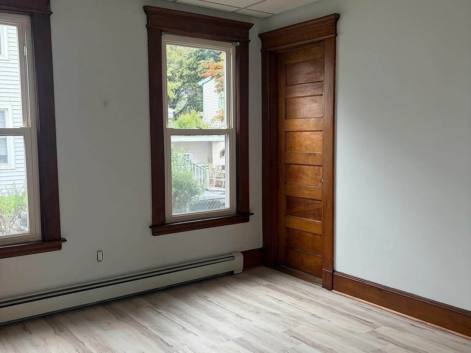 2 bed, 1.0 bath, 1303 sqft, $2,200 — Photo 4