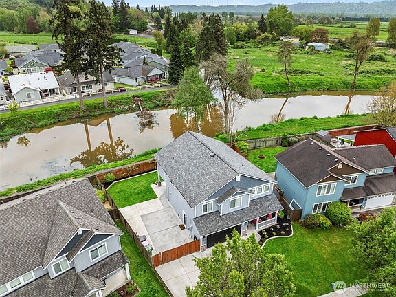 2nd image of 1826 Island Drive