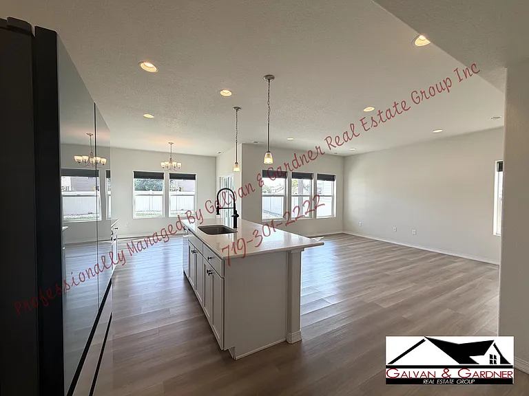 4352 Samaritan Loop — Photo 8