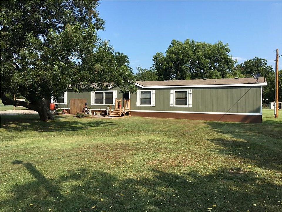 Front view of home.