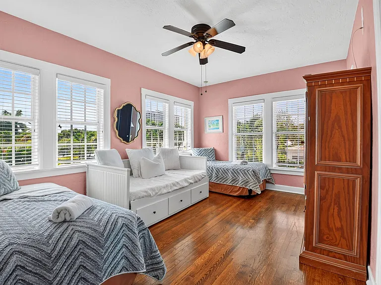 227 Foresteria Dr — Photo 49