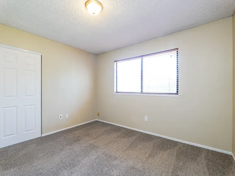 607 Grider Dr — Photo 2