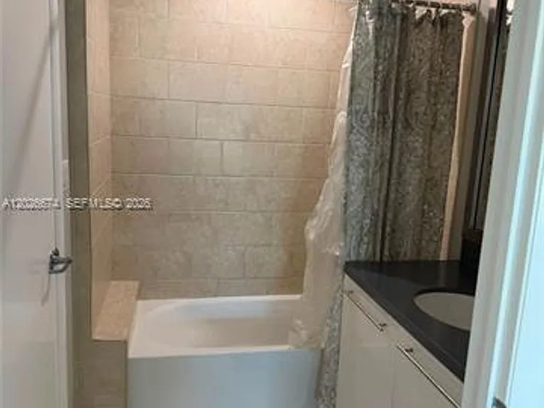 90 SW 3rd St #4006 — Photo 17