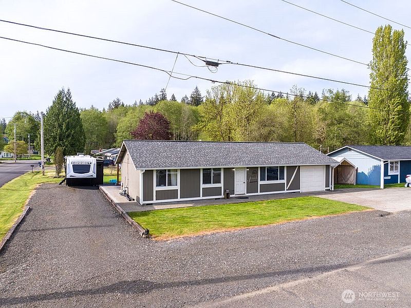 4th image of 503 W Maple Street