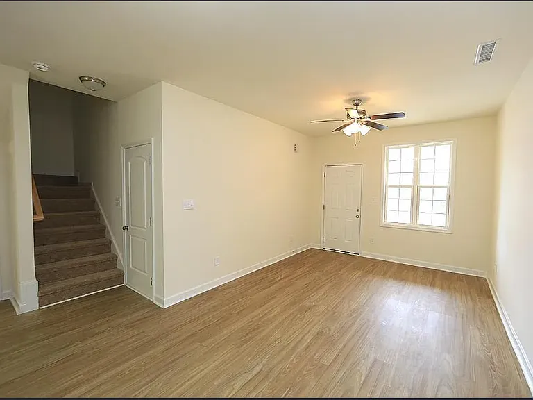169 Sunnyview Ln — Photo 2