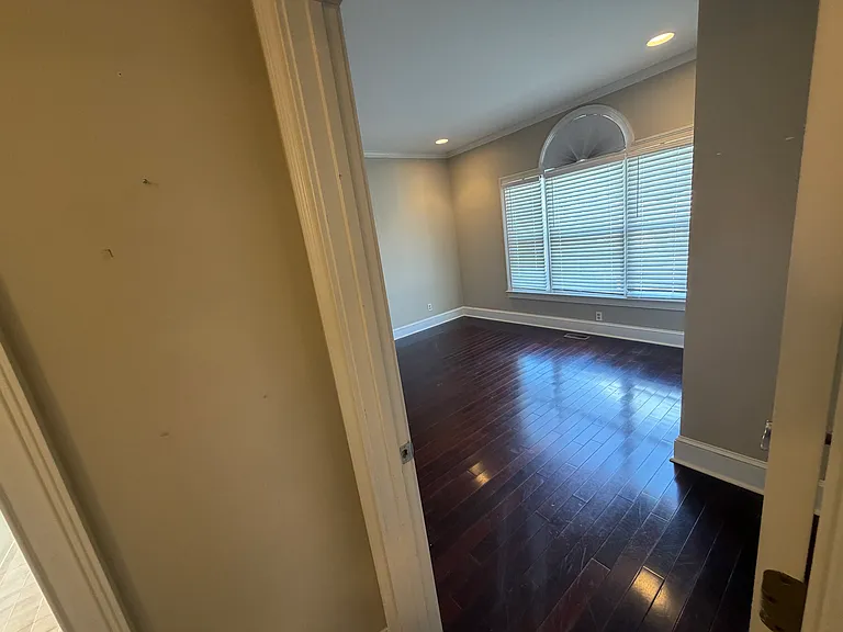 832 Shelter Cove Ct — Photo 32