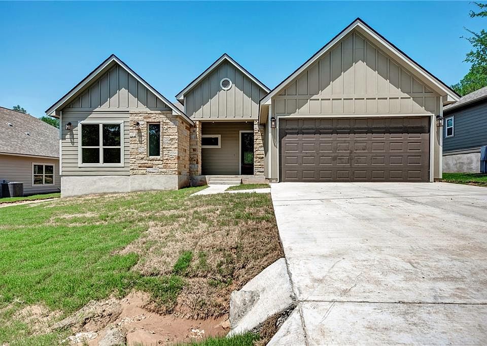 1st image of 208 Lamaloa Ln