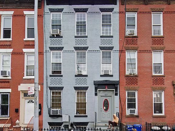 3rd image of 83A Himrod St #Bld