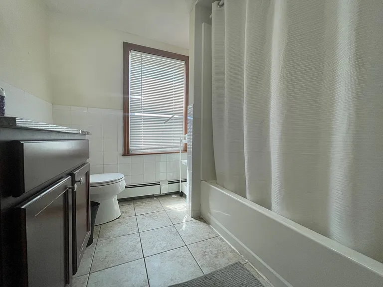 585 Somerville Ave #1A — Photo 5