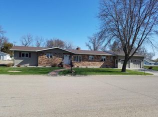 400 Cedar Ave W, Forman, ND 58032