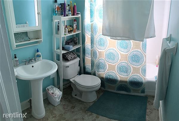 2220 B Bathroom