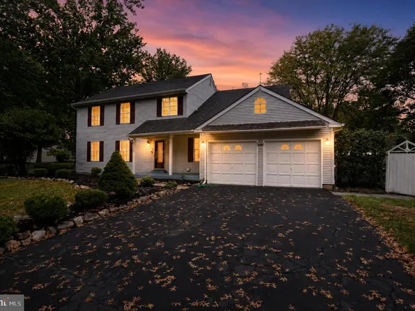 1535 Willow Pond Dr, Yardley, PA 19067
