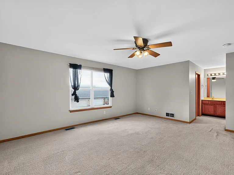 1110 Rose Dr — Photo 24