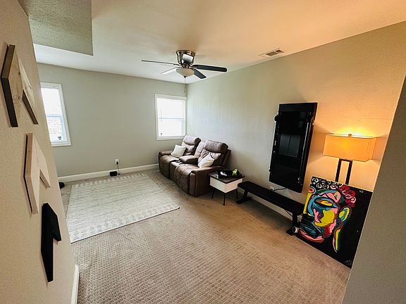 5th image of 235 Virginia St Unit B
