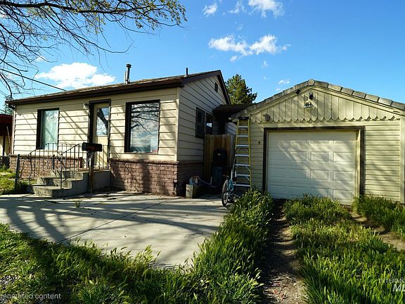 2nd image of 1611 2nd Ave E