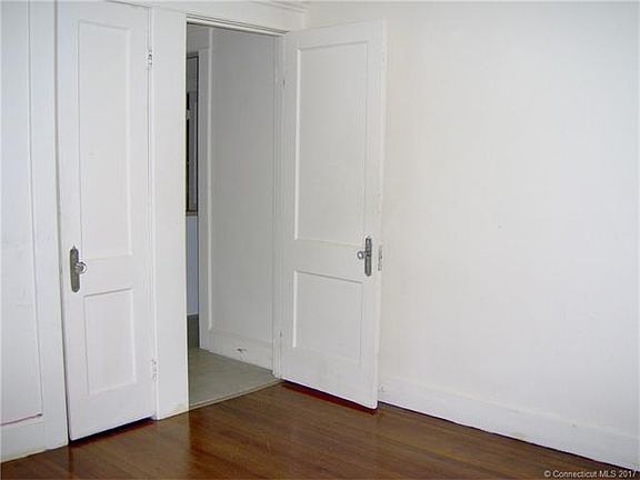 3rd image of 35 Fairfield St