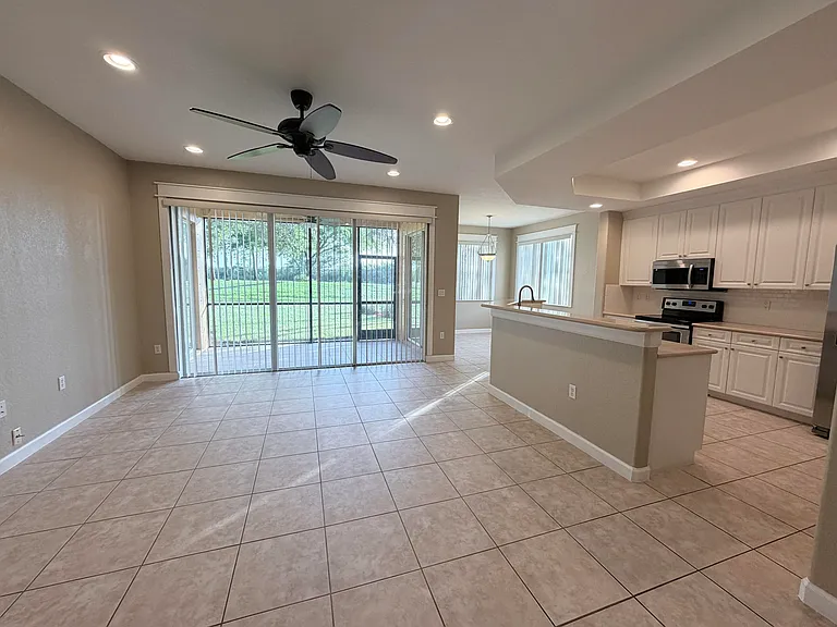 7911 NW 128th Ln #11-C — Photo 28