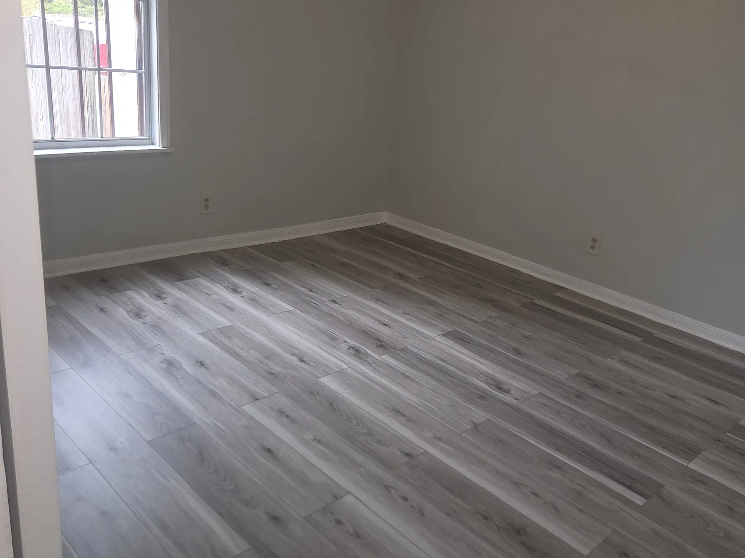 2 bed, 1100 sqft, $1,250 — Photo 2