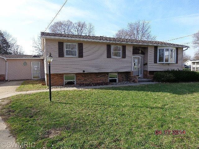 1st image of 144 Mason Ave N