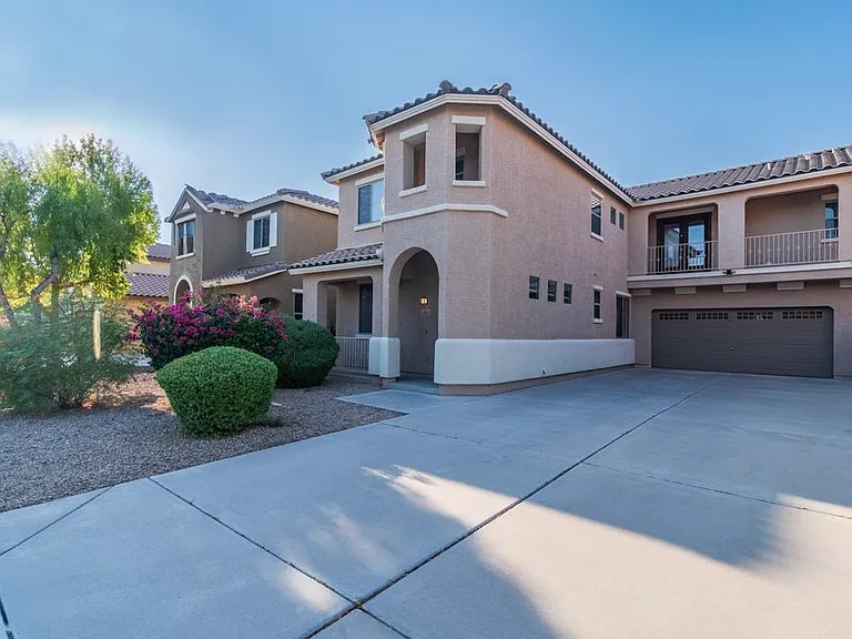 4042 W Valley View Dr — Photo 2