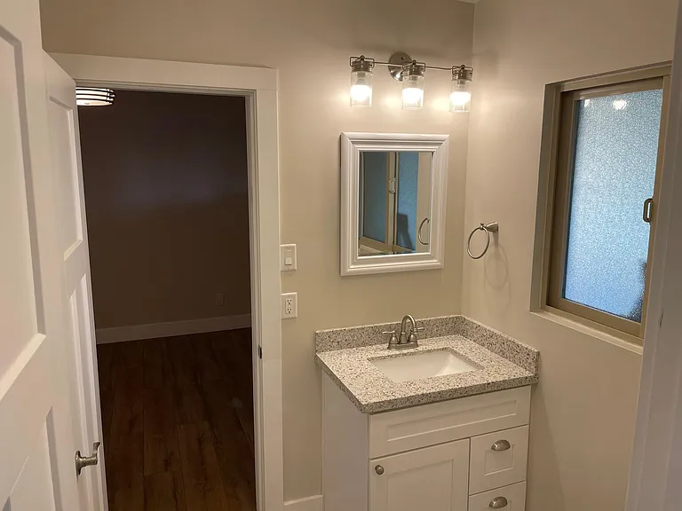 6713 E Palm Ln — Photo 8