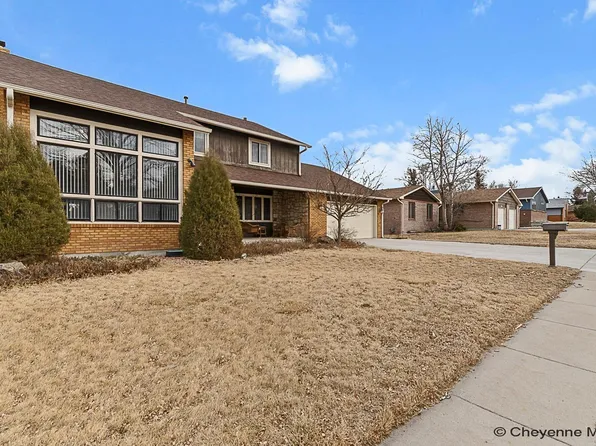 5417 Gateway Dr, Cheyenne, WY 82009